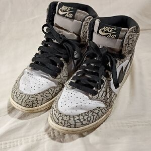 Nike Air Patterned High-Tops with Black and White Air Jordan Youth 4.5